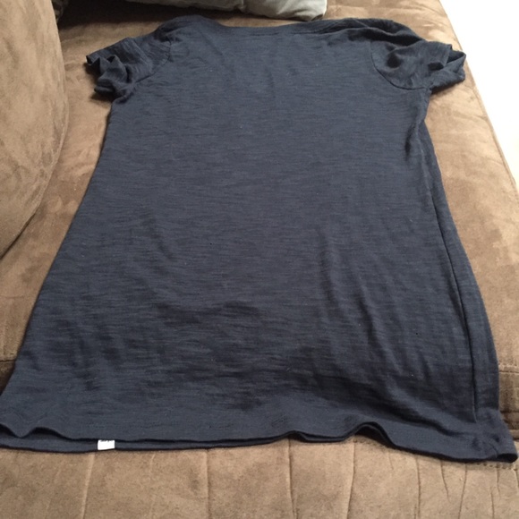 NWOT-Michigan v- neck tee -small - Picture 5 of 6